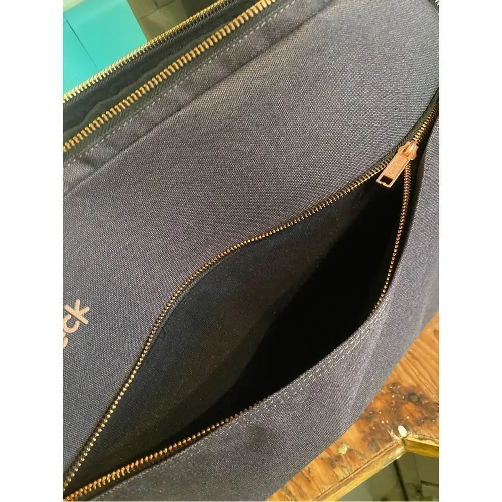 Speck Laptop Case New Without Tags - Charcoal & Rose Gold Hardware